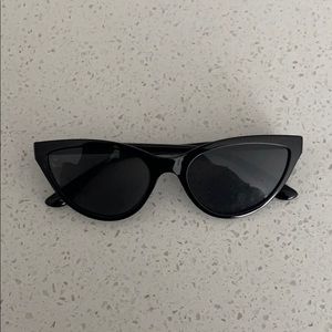 Cat eye sunglasses